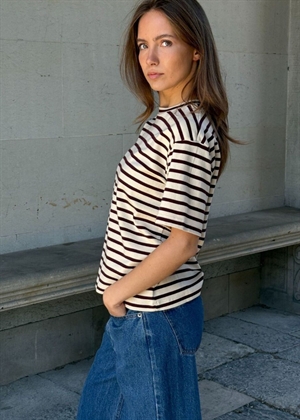 Mejse stripe tee Offwhite/Bordeaux Boii Studios